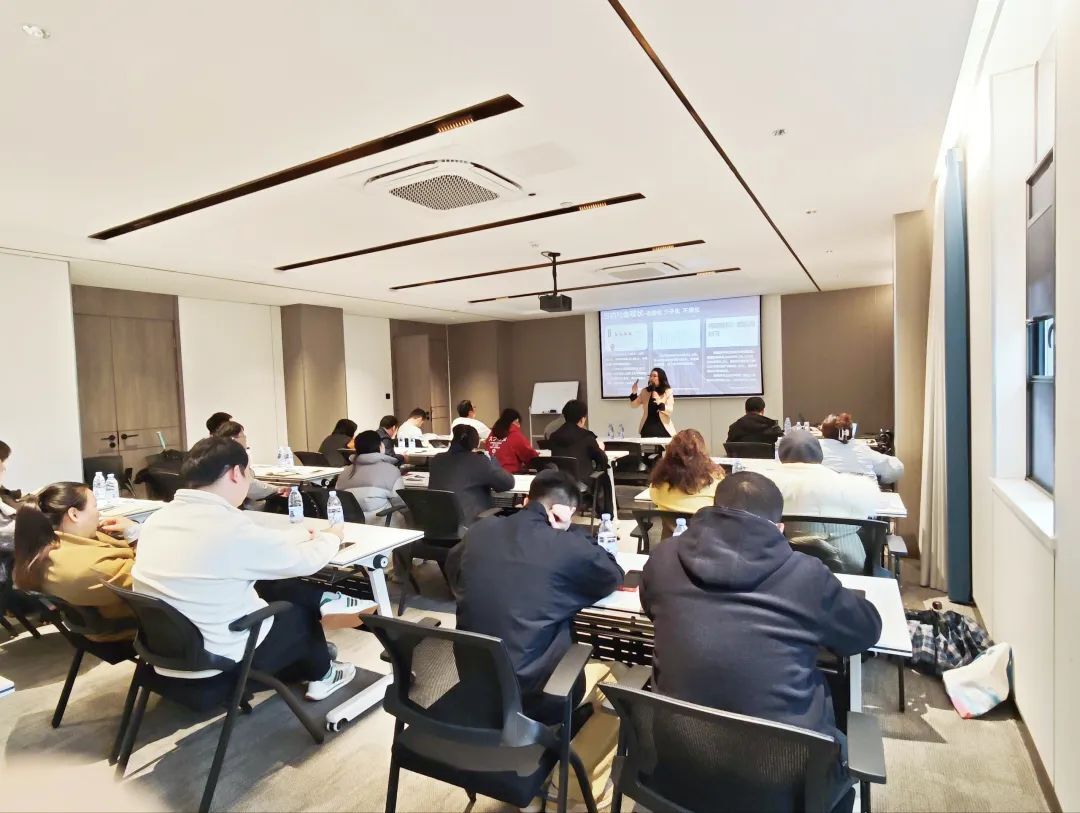 小雨傘養(yǎng)老內(nèi)訓(xùn)