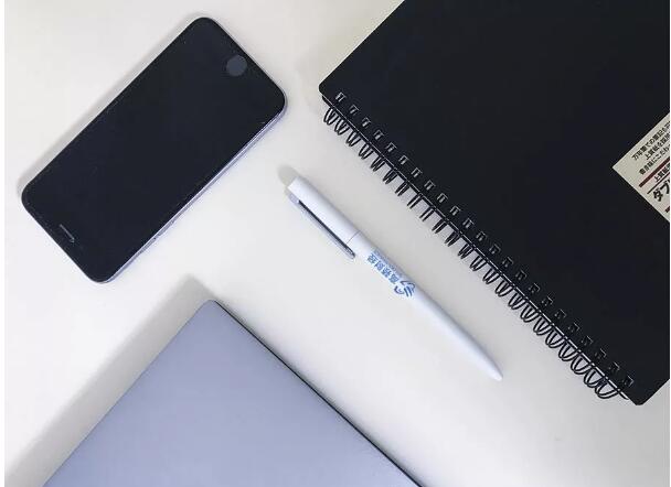   真正得金融行業(yè)的從業(yè)者在做什么？