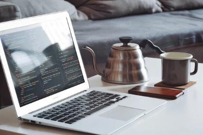 今天年輕人的機(jī)會(huì)比以往更多，出頭也許就在今天