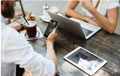 因?yàn)楫?dāng)時(shí)長期資本管理公司牽扯到的債務(wù)關(guān)系太復(fù)雜了，基本把真?zhèn)€華爾街都要拉下水，因此美聯(lián)儲(chǔ)對(duì)此進(jìn)行了救助。