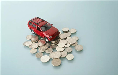 奔馳女車主質(zhì)疑的金融服務(wù)費(fèi)