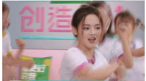 在關(guān)鍵時刻，傅菁和吳宣儀把她拉了回來，小組討論重回正軌