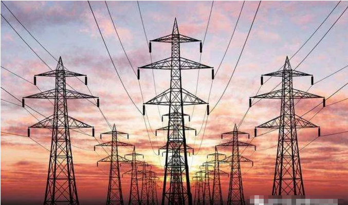 誰(shuí)就有希望熬過(guò)這個(gè)行業(yè)的資本寒冬，同時(shí)掌握下一輪礦機(jī)大戰(zhàn)決勝的籌碼