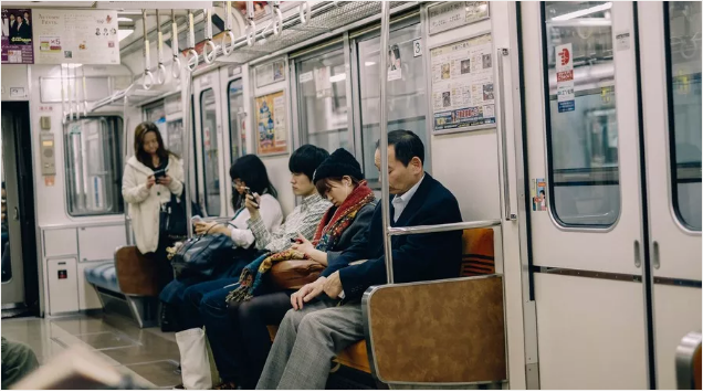 畢竟，睡眠、時間，這對她來說，才是更為奢侈的東西