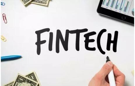 因?yàn)镕inTech很大程度上就是要替代人工服務(wù)，所以UI/UX極其重要。