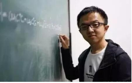 清華大學物理系2014級本科生胡耀文，清華物理系歷史上第一位”四大力學”全滿分