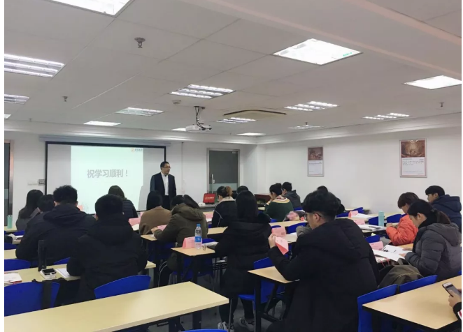 湯博士特別提出CFA3+2的教學(xué)模式