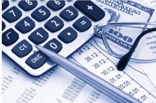 CFA二級的話開始有部分內(nèi)容覆蓋不到，但是金融背景非常扎實(shí)的人還是有通過的可能性