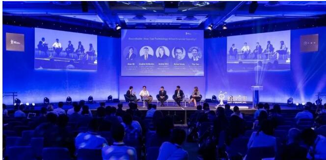 2018年9月，螞蟻金服ATEC科技大會再次回到了杭州，為下一年開啟序章。