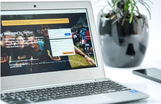 通過對(duì)大數(shù)據(jù)的分析處理，提升金融機(jī)構(gòu)運(yùn)營效率，規(guī)避可能出現(xiàn)的金融風(fēng)險(xiǎn)。