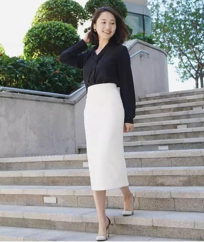 Ice小姐姐也是最近持續(xù)發(fā)酵的金融圈“飯局門”的始作俑者（非貶義）