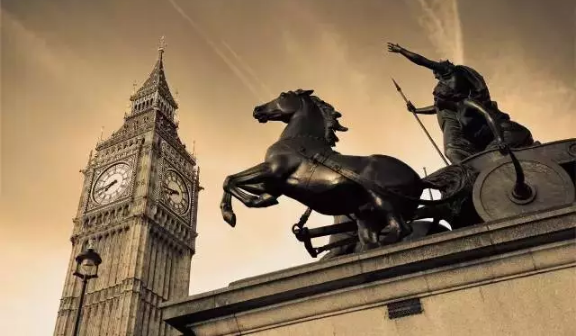 明星般的待遇，工作競(jìng)爭(zhēng)殘酷 