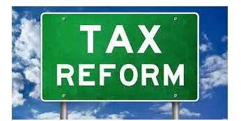 個(gè)人轉(zhuǎn)讓股權(quán)辦理變更登記的，市場(chǎng)主體登記機(jī)關(guān)應(yīng)當(dāng)查驗(yàn)相關(guān)個(gè)稅完稅憑證