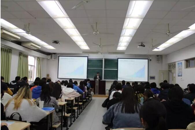 與會雙方還對今后中國金融風(fēng)控形勢，以及金融風(fēng)控人才的培養(yǎng)進(jìn)行了深入的探討