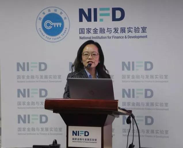 為此，中國金融風險管理專家委員會發(fā)起中國風險實務(wù)”項目，以期為中國風險管理專業(yè)人士的教育提供專業(yè)支持與行業(yè)標桿。