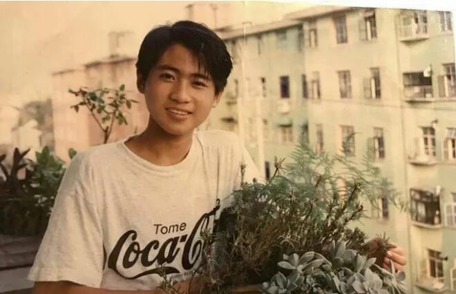 1982年出生的韓寒，今年也36歲了。