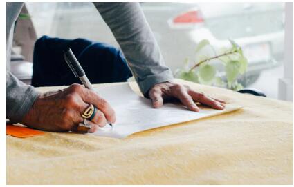 英語能力更好而理科更差的人