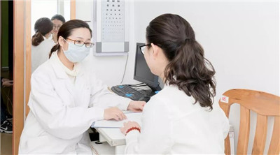 主持人李詠去世